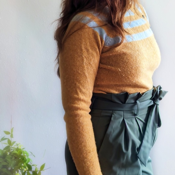 Very Soft Classic Sweater - Picture 2 of 8